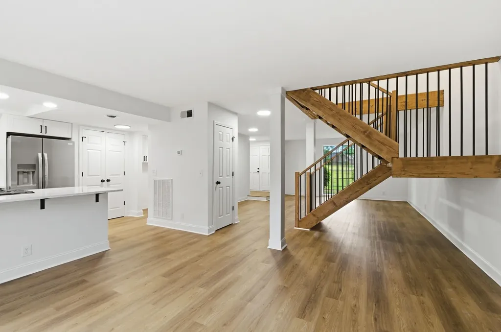 8207 Sawyer Brown Road Nashville TN 37221