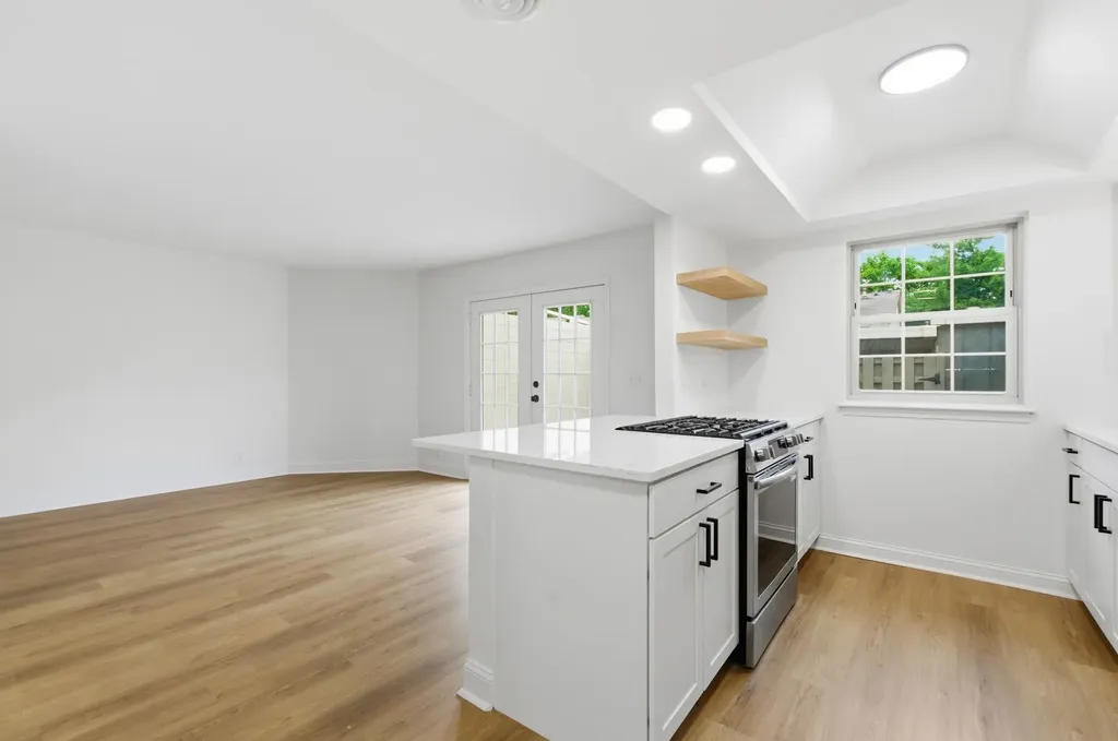 8207 Sawyer Brown Road Nashville TN 37221