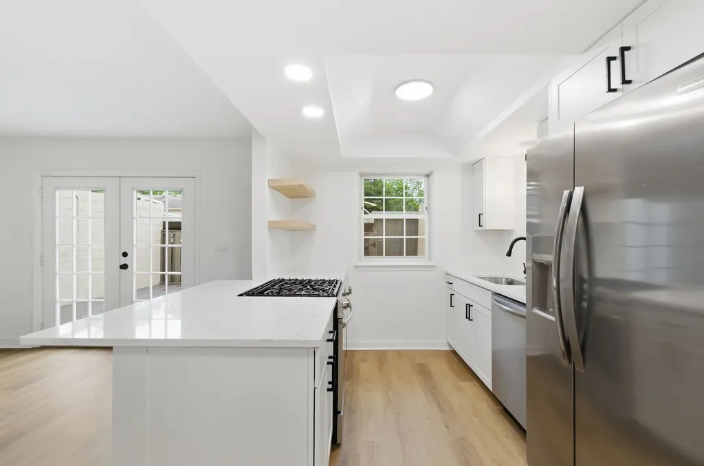 8207 Sawyer Brown Road Nashville TN 37221