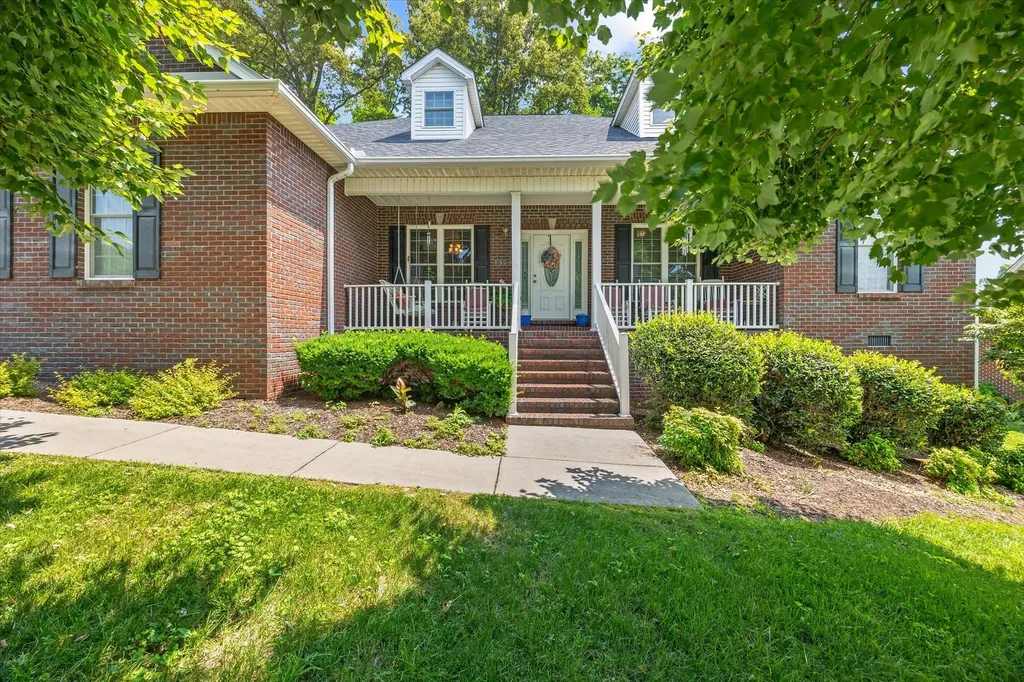 1323 Buckingham Place Cookeville TN 38501