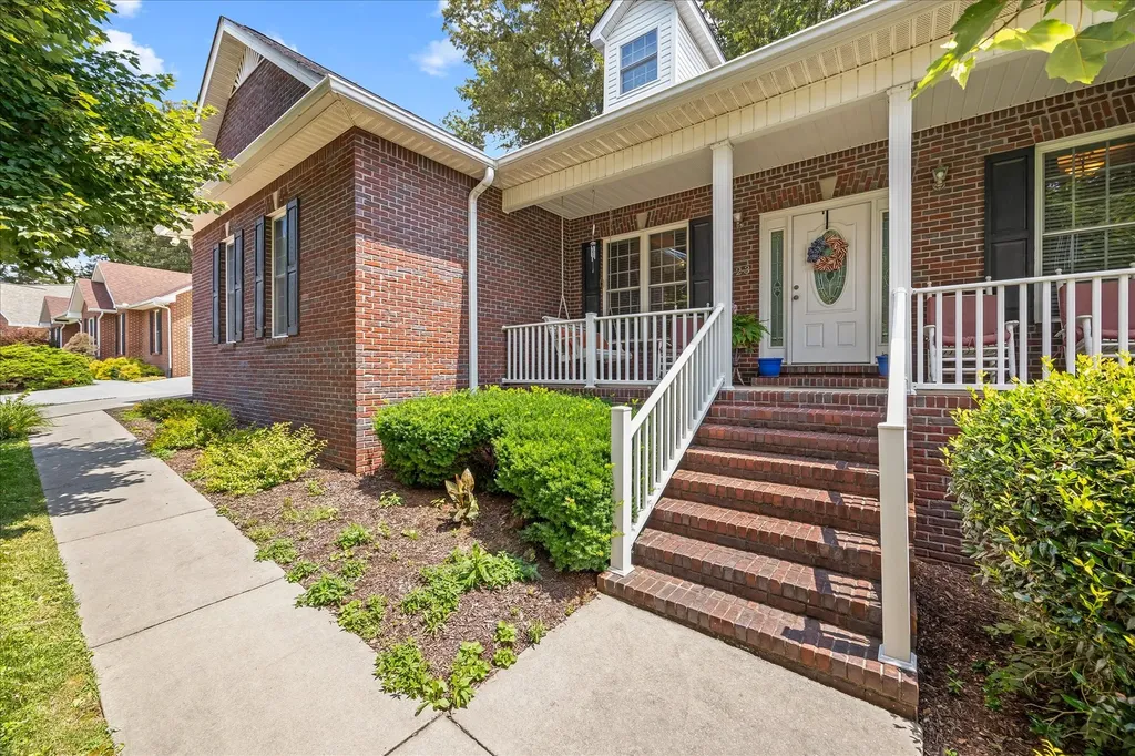 1323 Buckingham Place Cookeville TN 38501