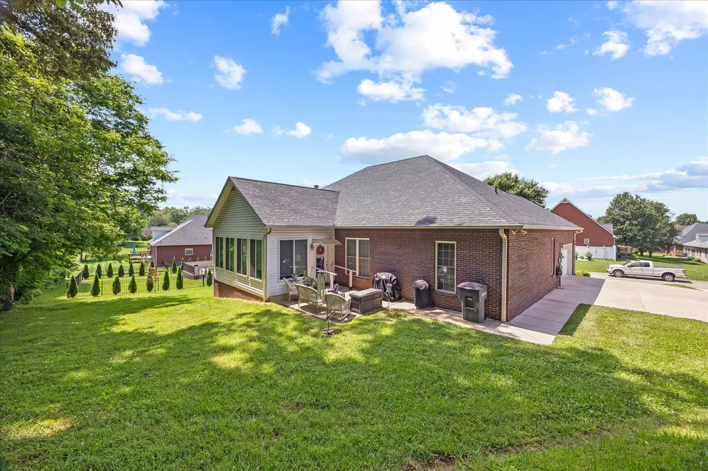 1323 Buckingham Place Cookeville TN 38501