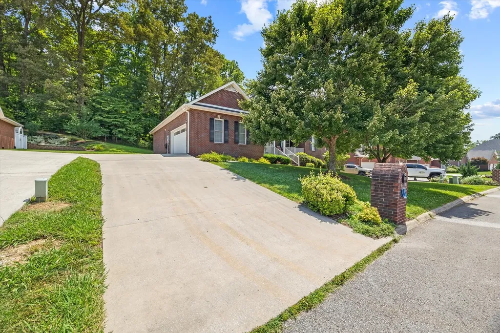 1323 Buckingham Place Cookeville TN 38501