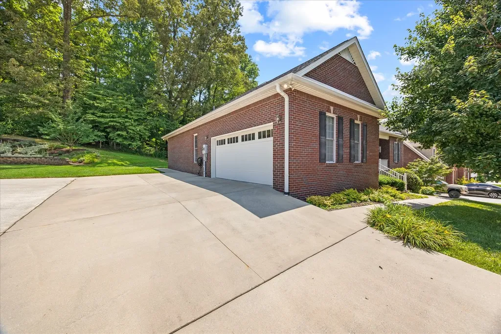 1323 Buckingham Place Cookeville TN 38501
