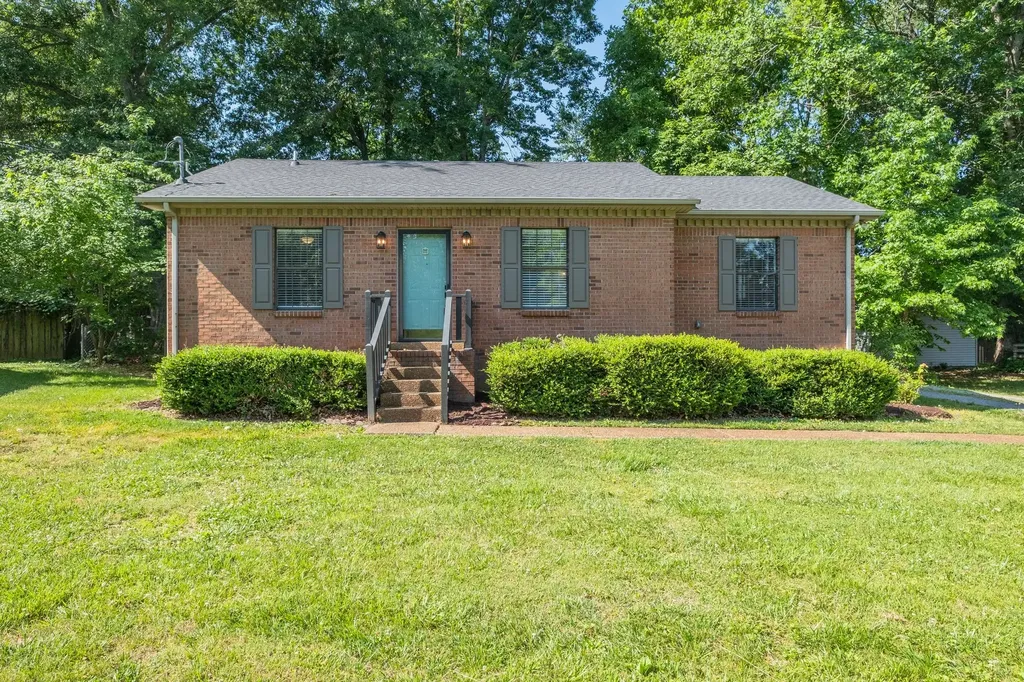 308 Oakdale Drive White House TN 37188