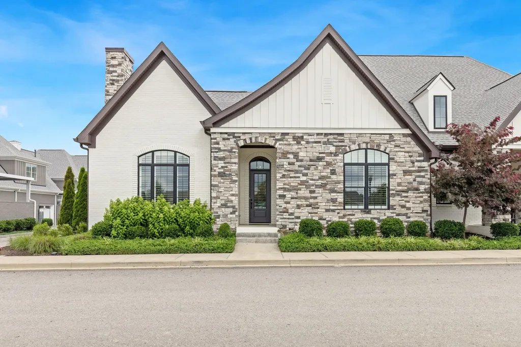 405 Flag Court Gallatin TN 37066