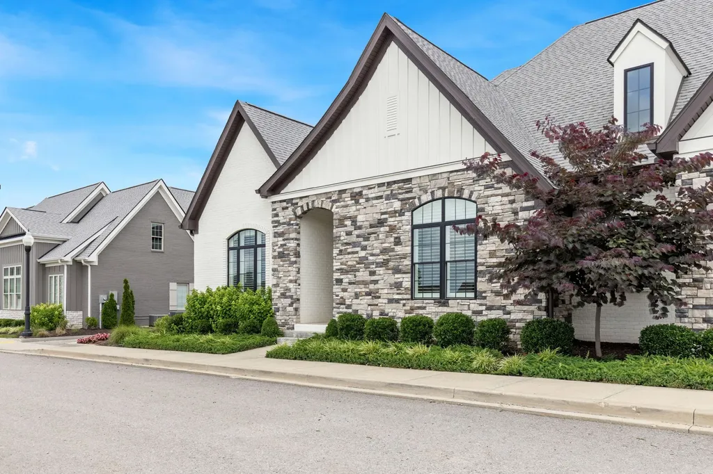 405 Flag Court Gallatin TN 37066