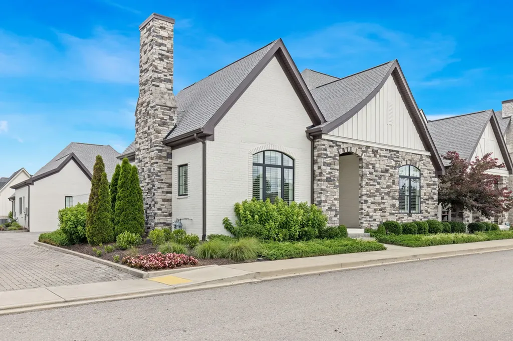 405 Flag Court Gallatin TN 37066