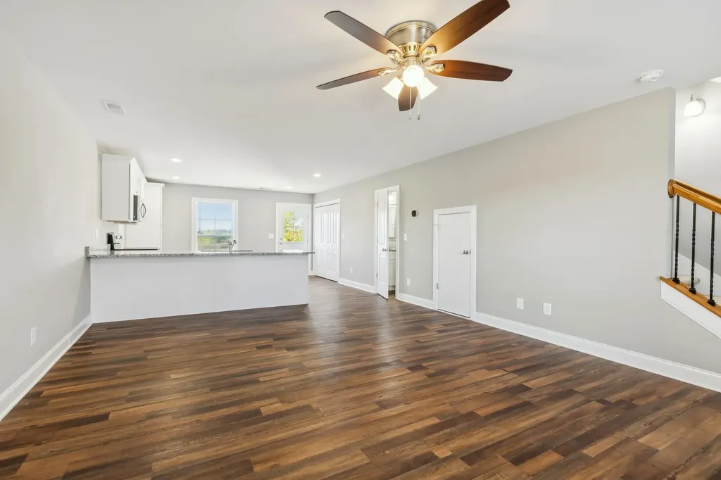927 Sutton Cove Columbia TN 38401