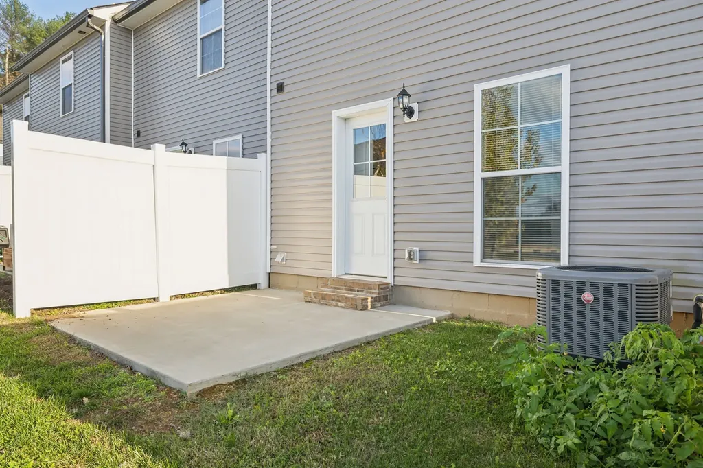 927 Sutton Cove Columbia TN 38401