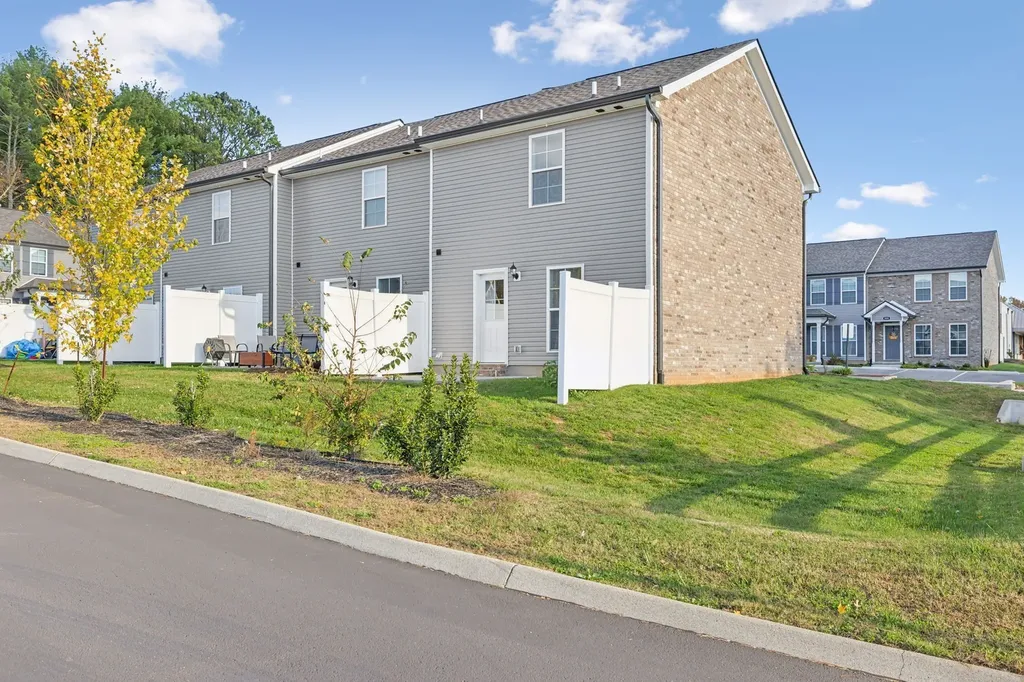 927 Sutton Cove Columbia TN 38401