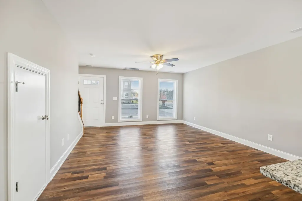 927 Sutton Cove Columbia TN 38401