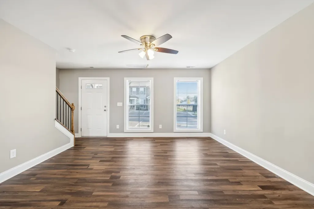 927 Sutton Cove Columbia TN 38401