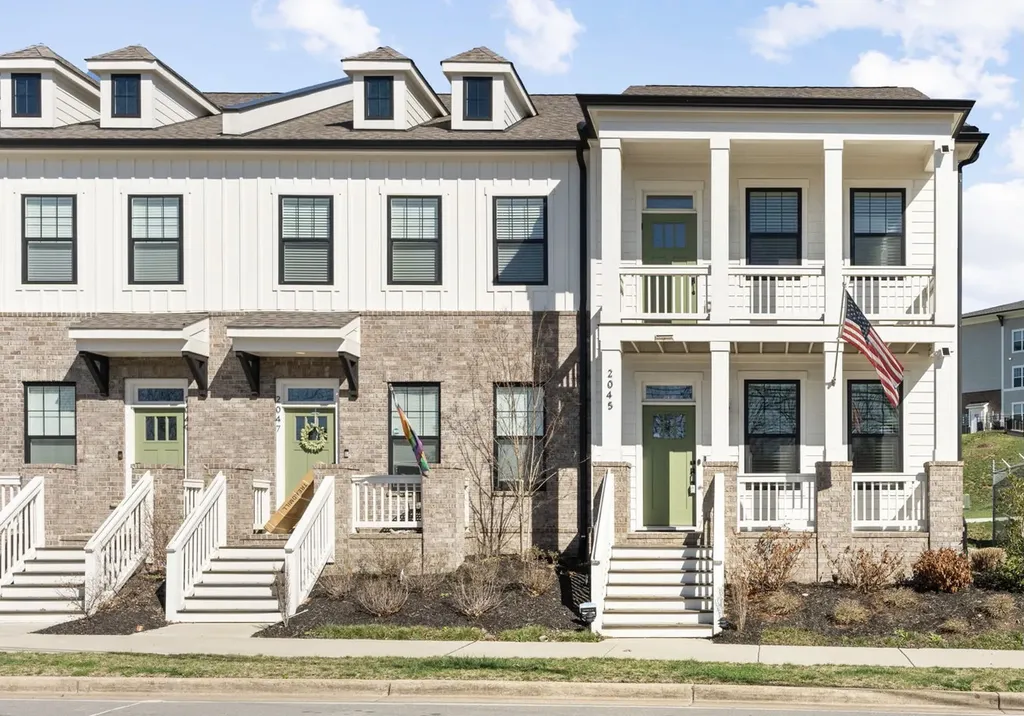 2045 Oakwood Avenue Nashville TN 37207