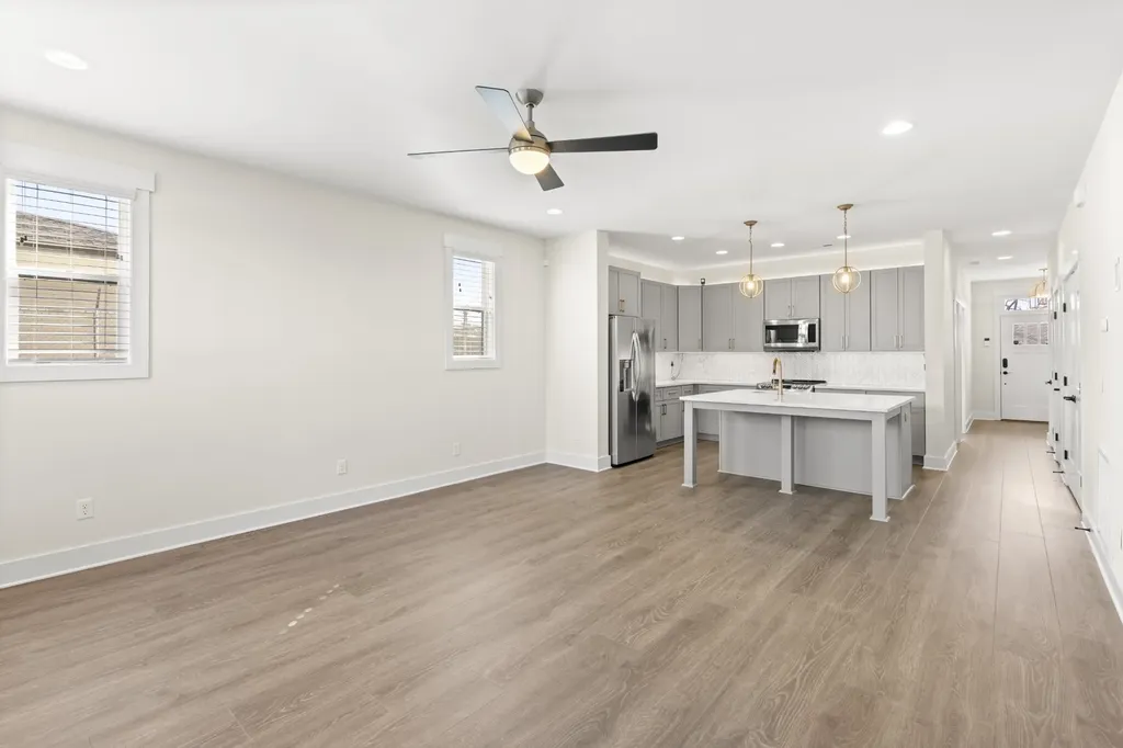 2045 Oakwood Avenue Nashville TN 37207