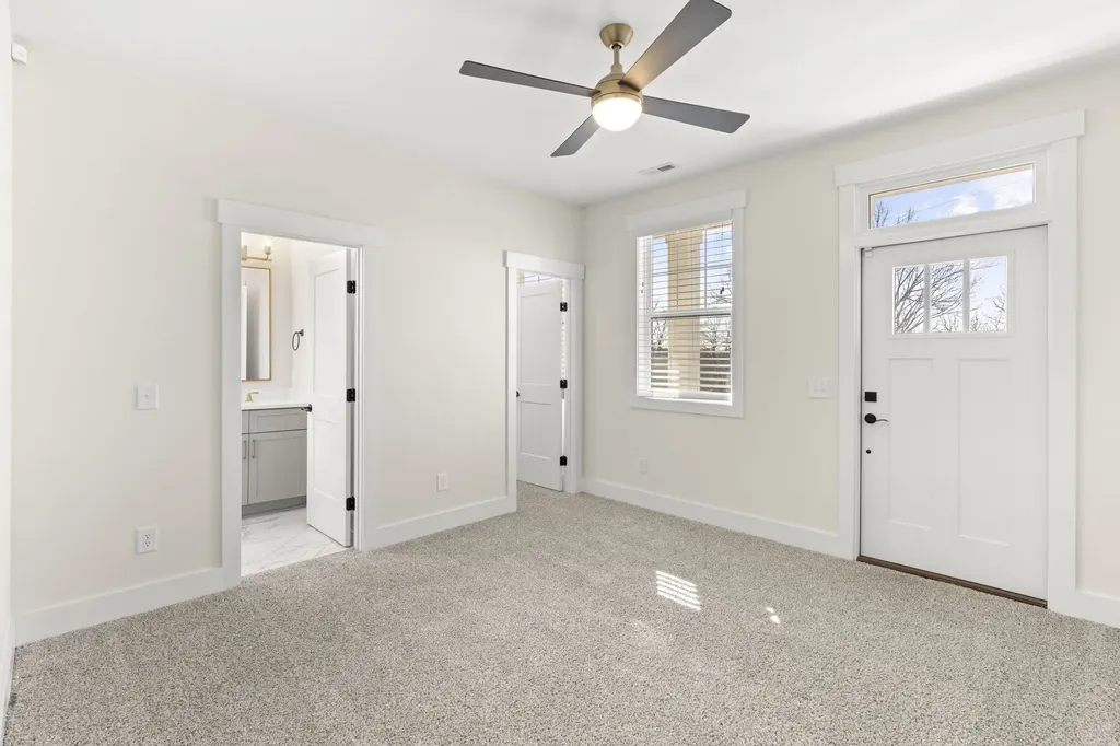 2045 Oakwood Avenue Nashville TN 37207