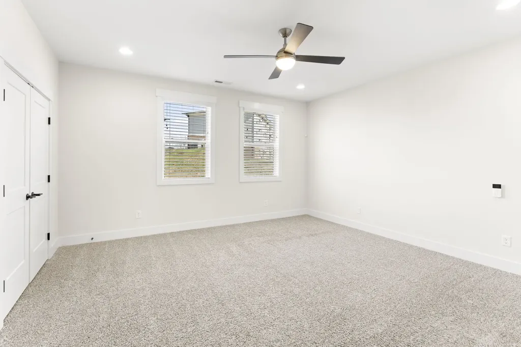 2045 Oakwood Avenue Nashville TN 37207