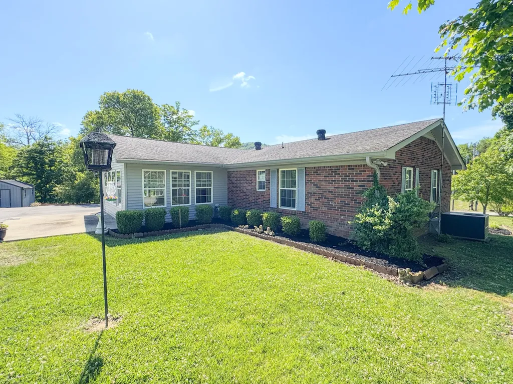 2965 Fort Blount Road Hartsville TN 37074