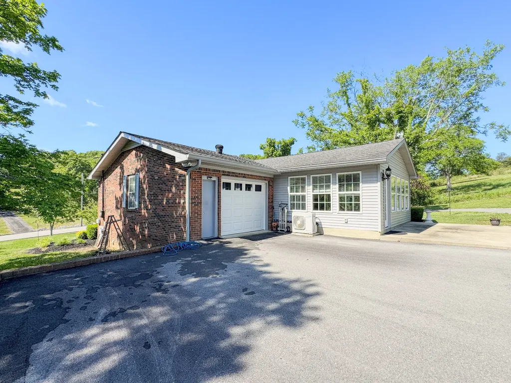 2965 Fort Blount Road Hartsville TN 37074