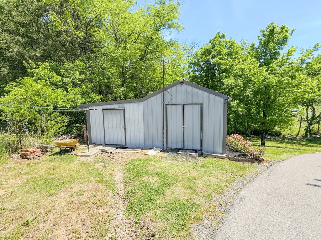 2965 Fort Blount Road Hartsville TN 37074