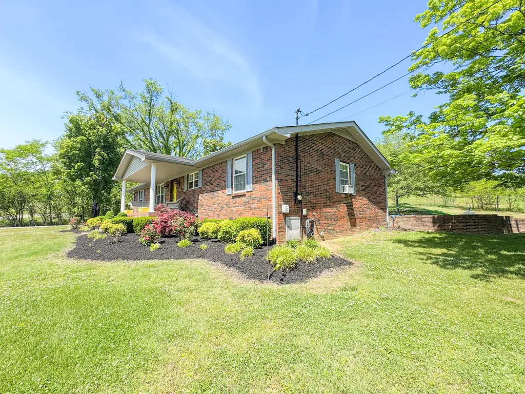 2965 Fort Blount Road Hartsville TN 37074