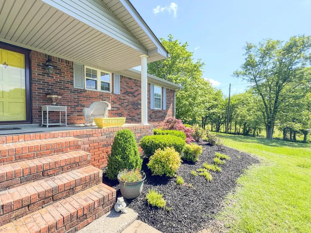 2965 Fort Blount Road Hartsville TN 37074