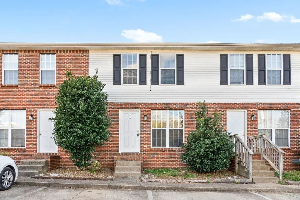 1870 Waters Edge Drive Clarksville TN 37040