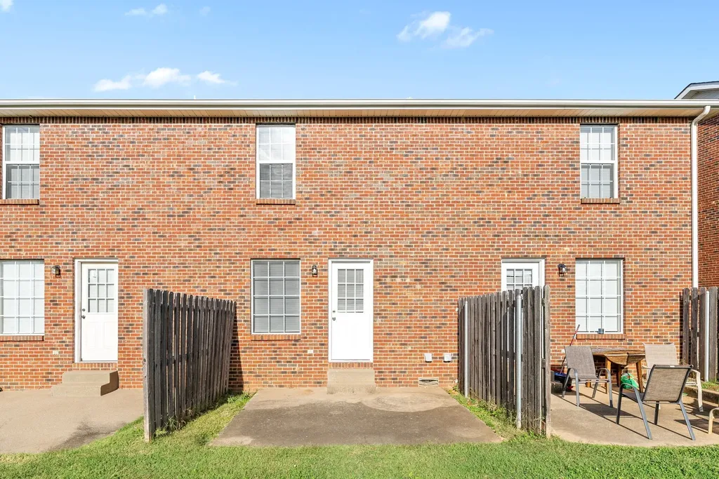 1870 Waters Edge Drive Clarksville TN 37040