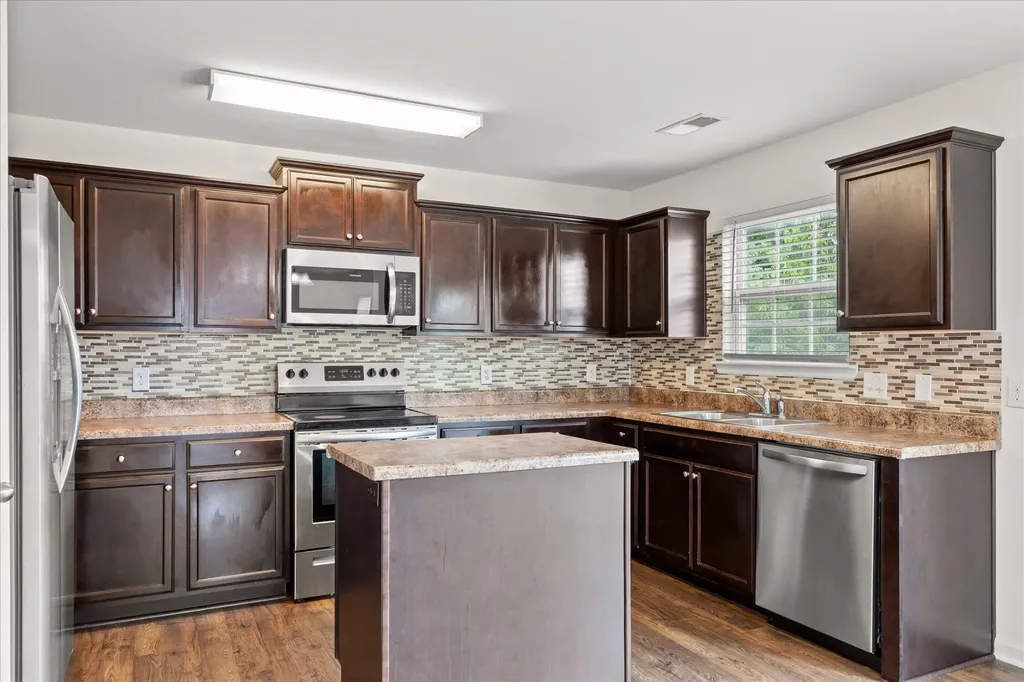 10 Dragoon Court Rossville GA 30741