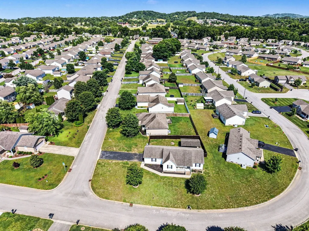 1847 Emily Lane Columbia TN 38401