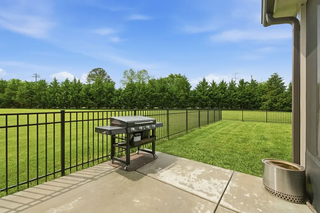 70 Island Way Winchester TN 37398