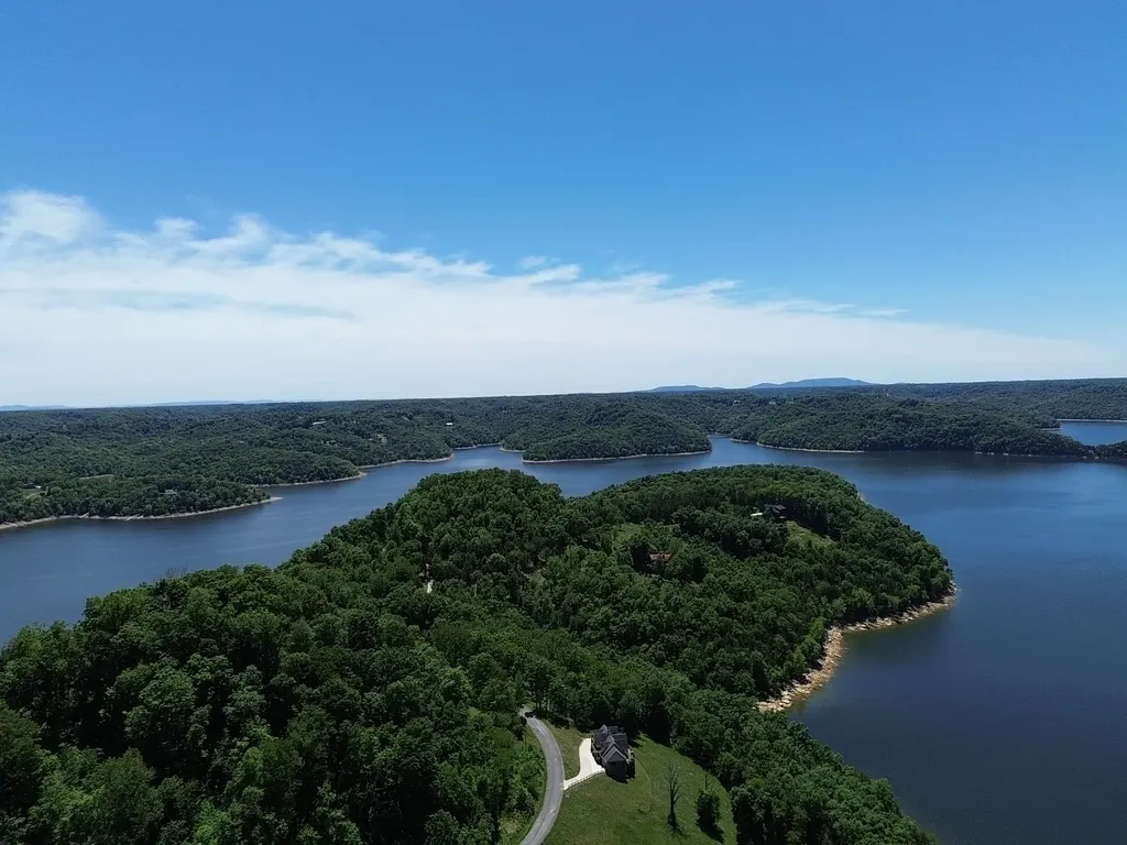 705 Harbor Pointe Drive Silver Point TN 38582