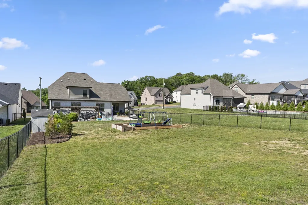 253 Hutch Court Gallatin TN 37066