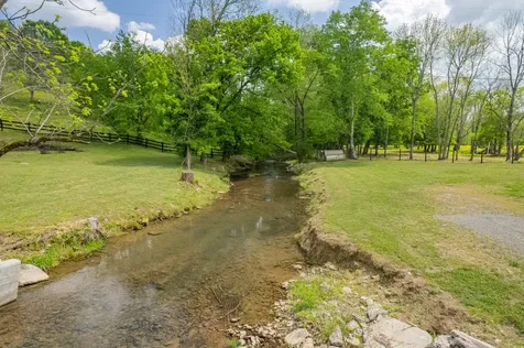 13546 Campbellsville Road Lynnville TN 38472