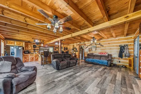 13546 Campbellsville Road Lynnville TN 38472