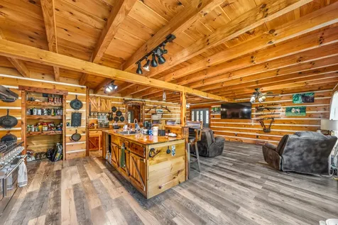 13546 Campbellsville Road Lynnville TN 38472