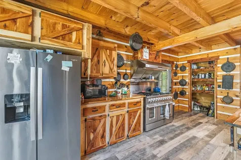 13546 Campbellsville Road Lynnville TN 38472