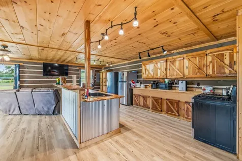 13546 Campbellsville Road Lynnville TN 38472