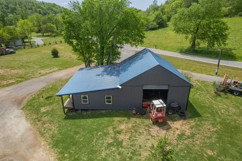 13546 Campbellsville Road Lynnville TN 38472