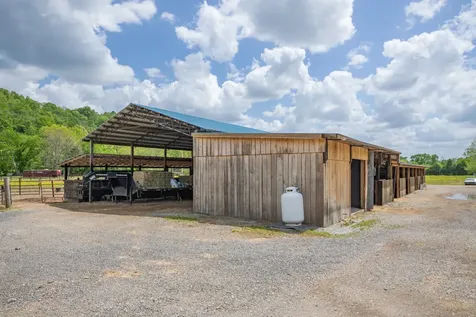 13546 Campbellsville Road Lynnville TN 38472