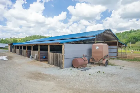 13546 Campbellsville Road Lynnville TN 38472