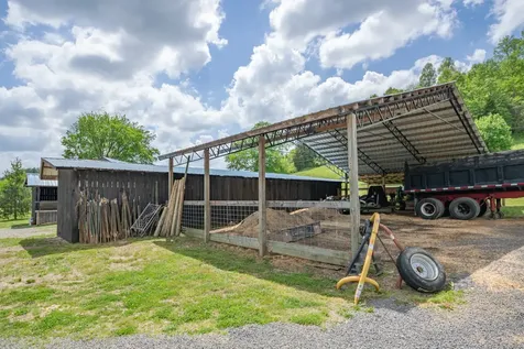 13546 Campbellsville Road Lynnville TN 38472