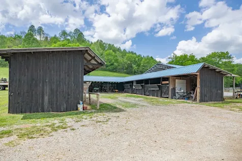 13546 Campbellsville Road Lynnville TN 38472