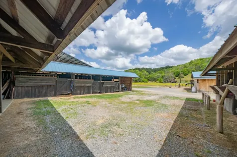 13546 Campbellsville Road Lynnville TN 38472
