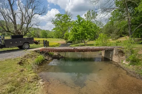 13546 Campbellsville Road Lynnville TN 38472