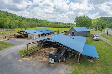 13546 Campbellsville Road Lynnville TN 38472