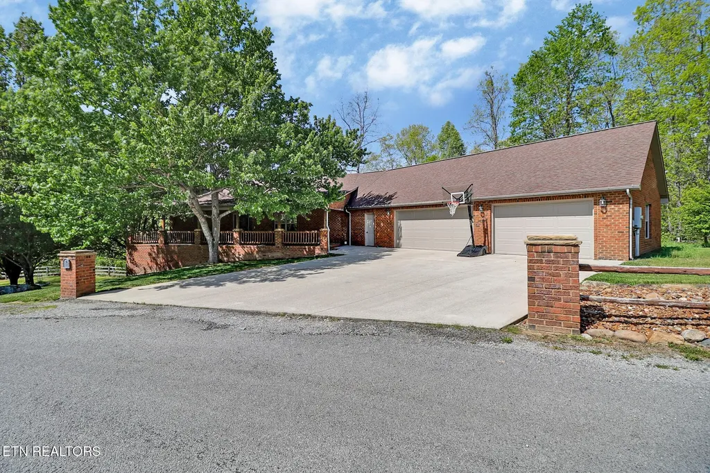 169 Catoosa Canyon Drive Crossville TN 38571
