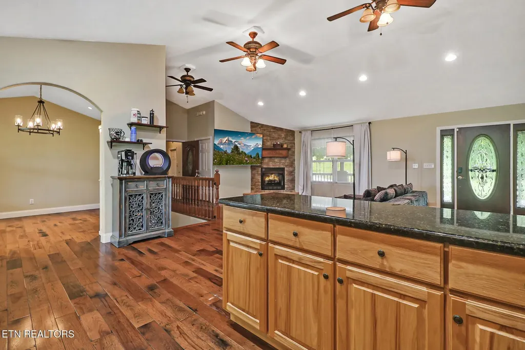 169 Catoosa Canyon Drive Crossville TN 38571