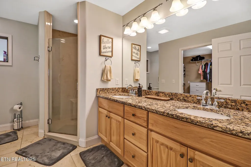 169 Catoosa Canyon Drive Crossville TN 38571