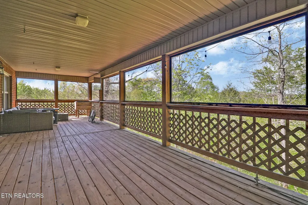 169 Catoosa Canyon Drive Crossville TN 38571
